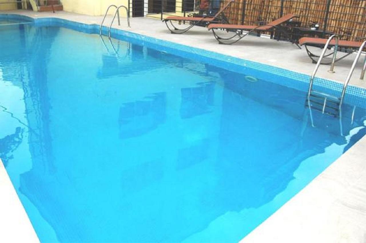Glee Hotel Aliayabiagba Ngoại thất bức ảnh