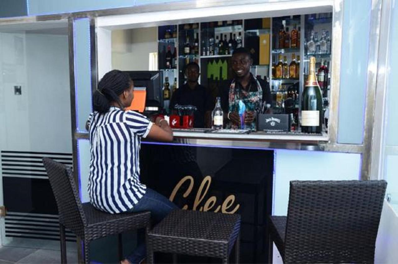 Glee Hotel Aliayabiagba Ngoại thất bức ảnh
