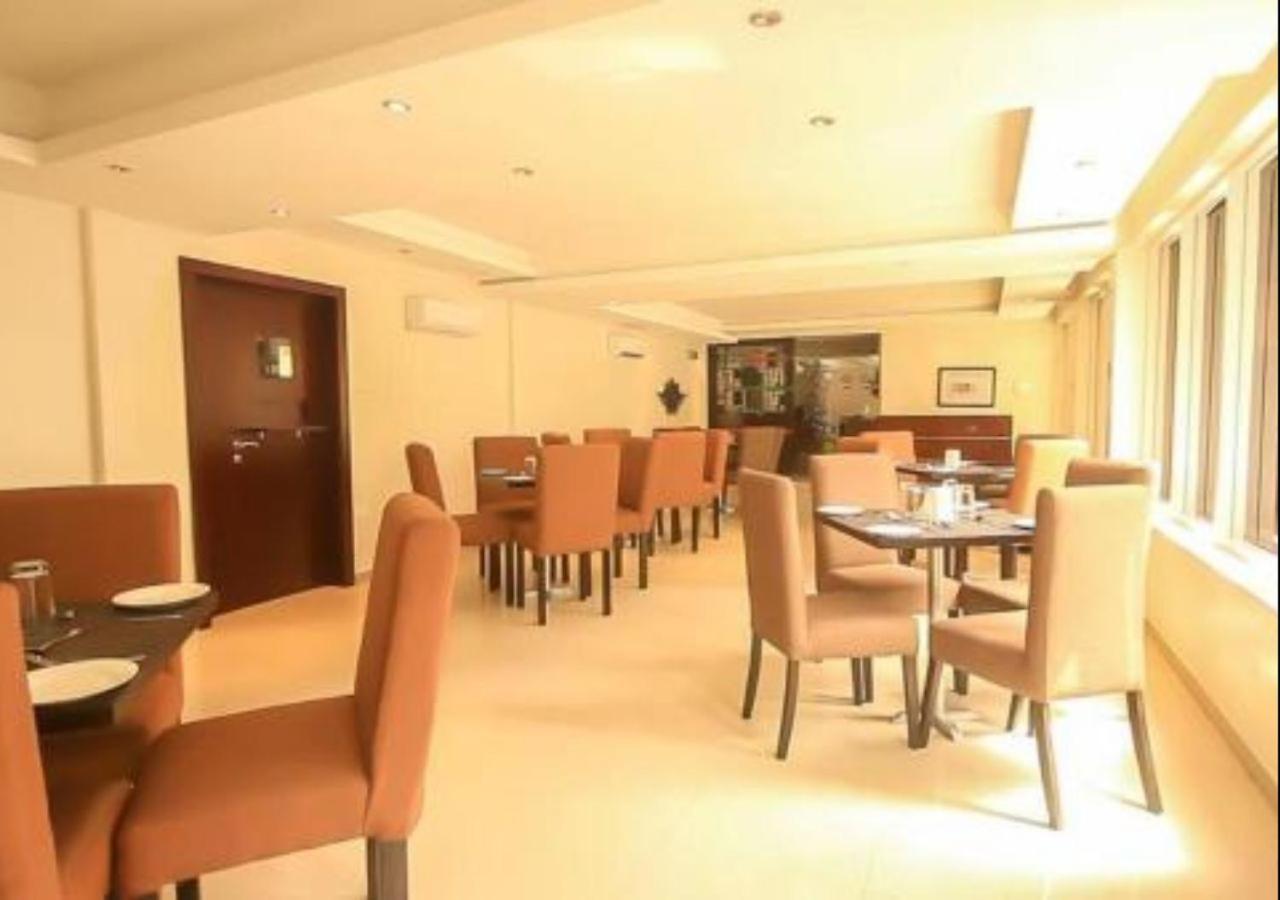 Glee Hotel Aliayabiagba Ngoại thất bức ảnh