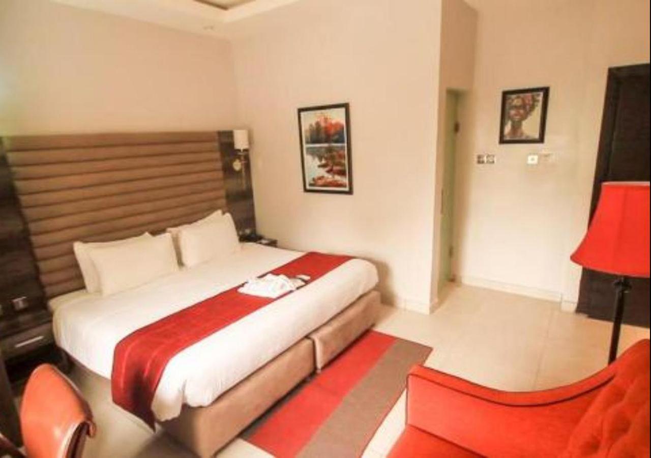 Glee Hotel Aliayabiagba Ngoại thất bức ảnh