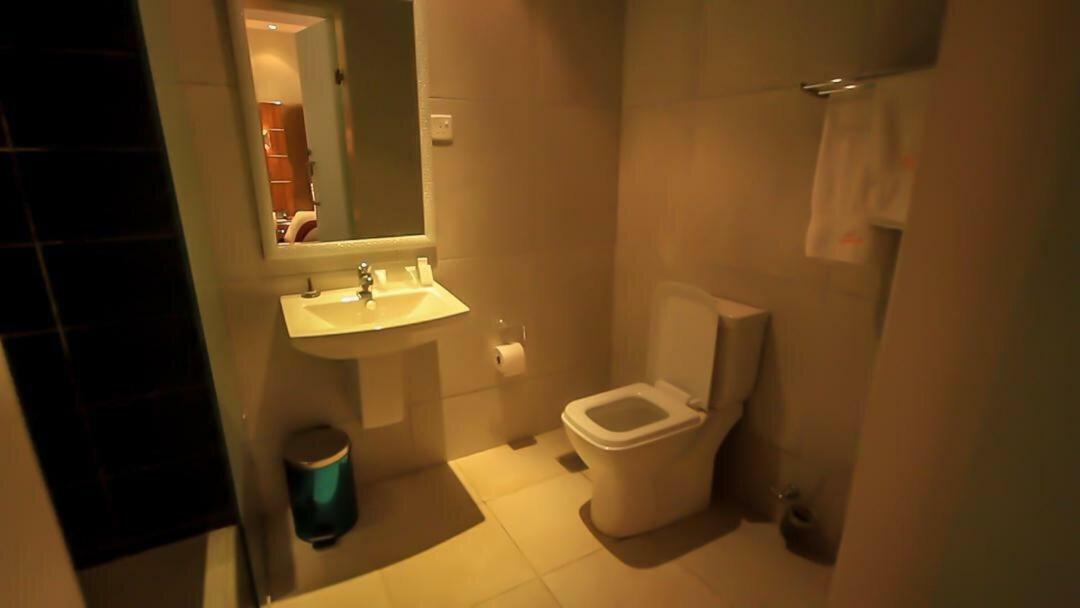 Glee Hotel Aliayabiagba Ngoại thất bức ảnh