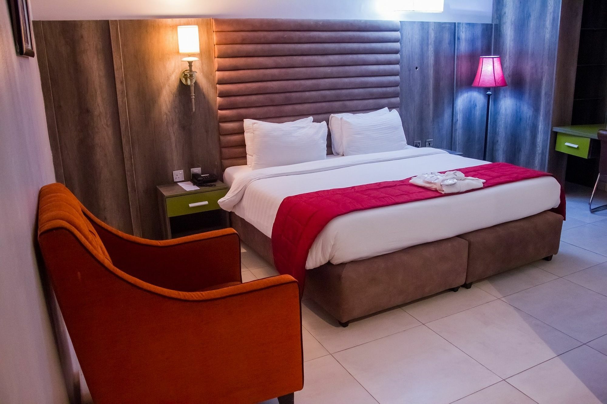 Glee Hotel Aliayabiagba Ngoại thất bức ảnh