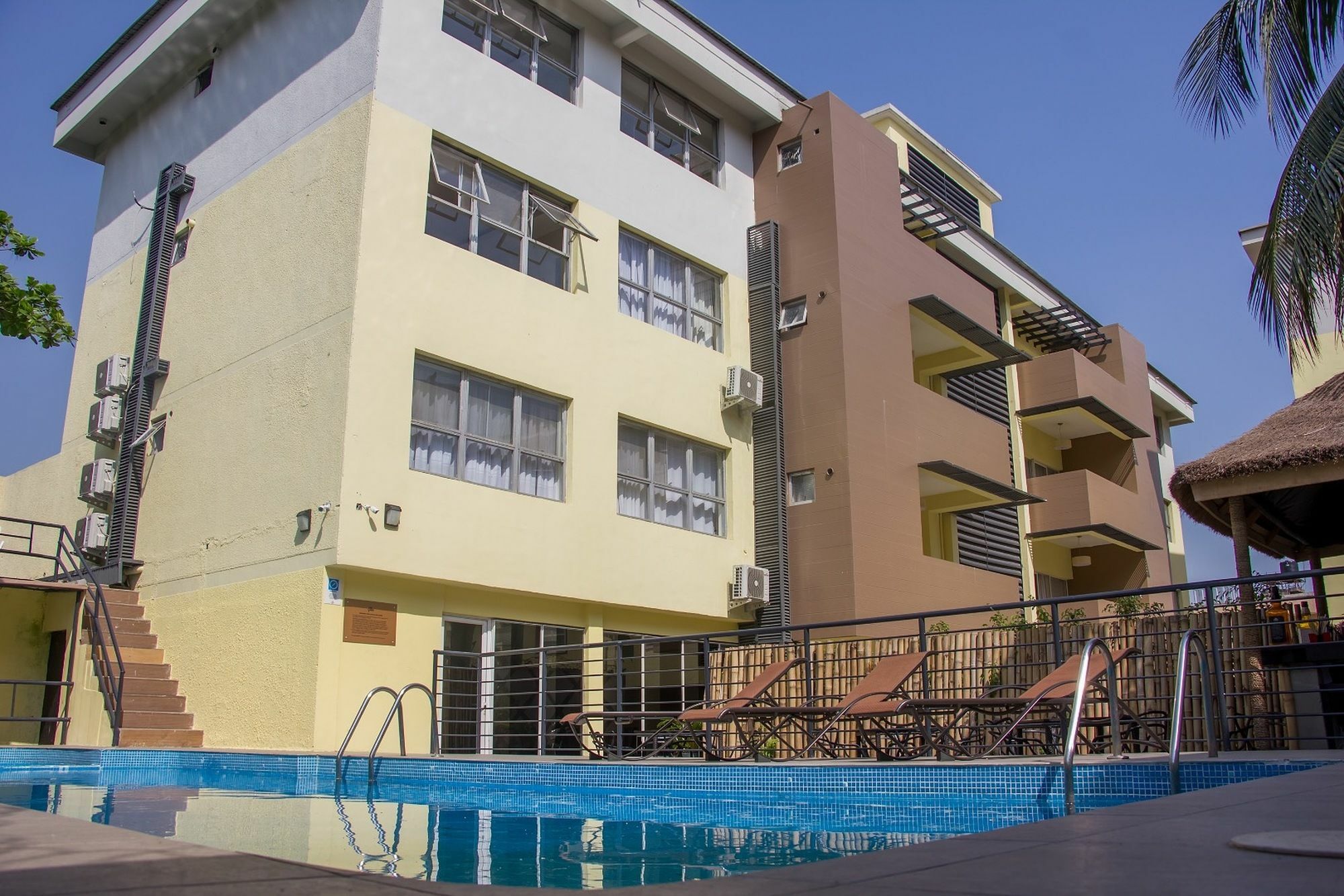 Glee Hotel Aliayabiagba Ngoại thất bức ảnh