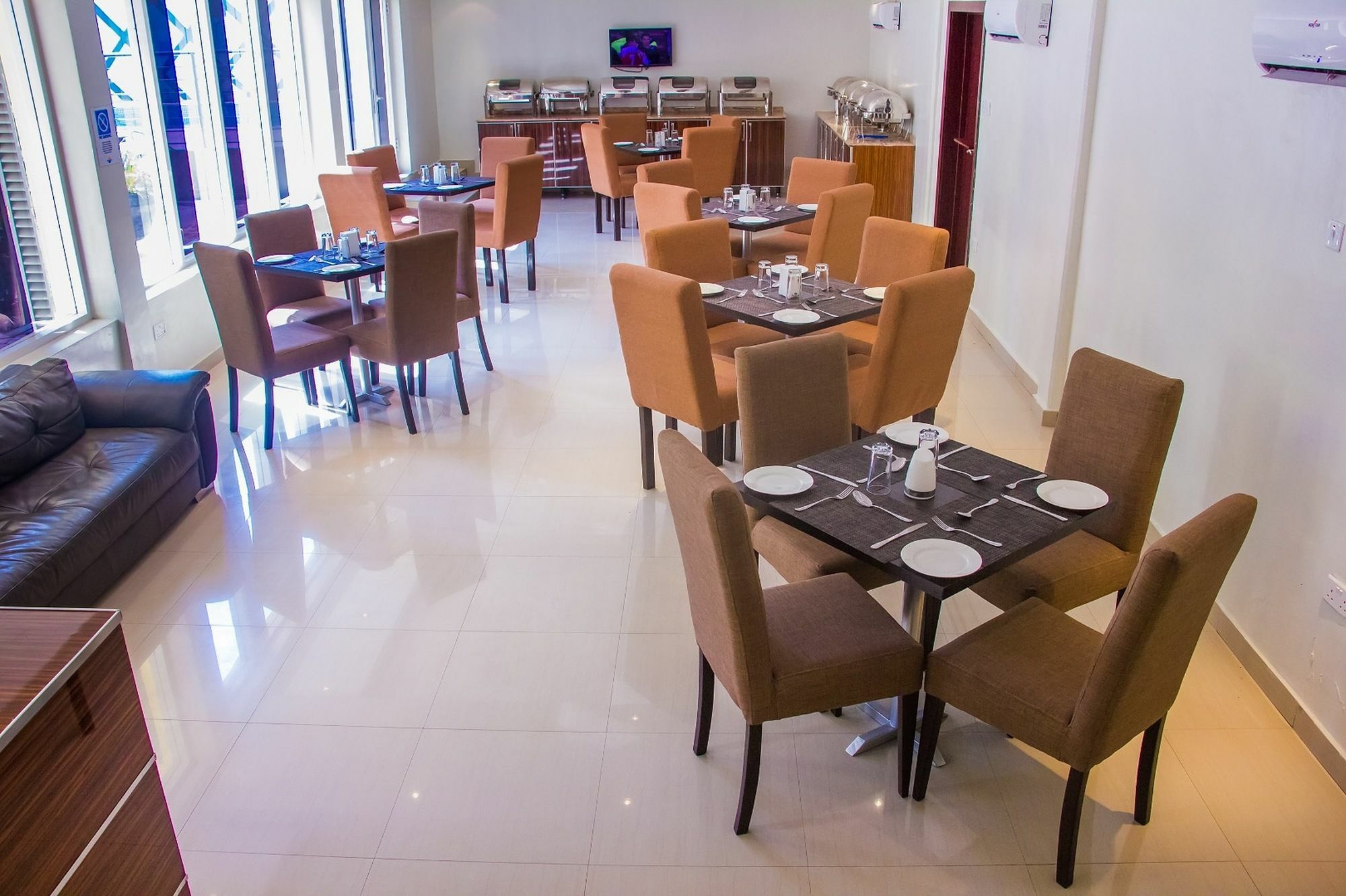 Glee Hotel Aliayabiagba Ngoại thất bức ảnh