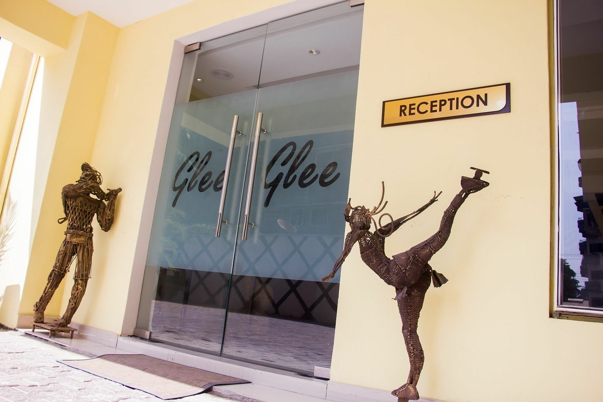 Glee Hotel Aliayabiagba Ngoại thất bức ảnh