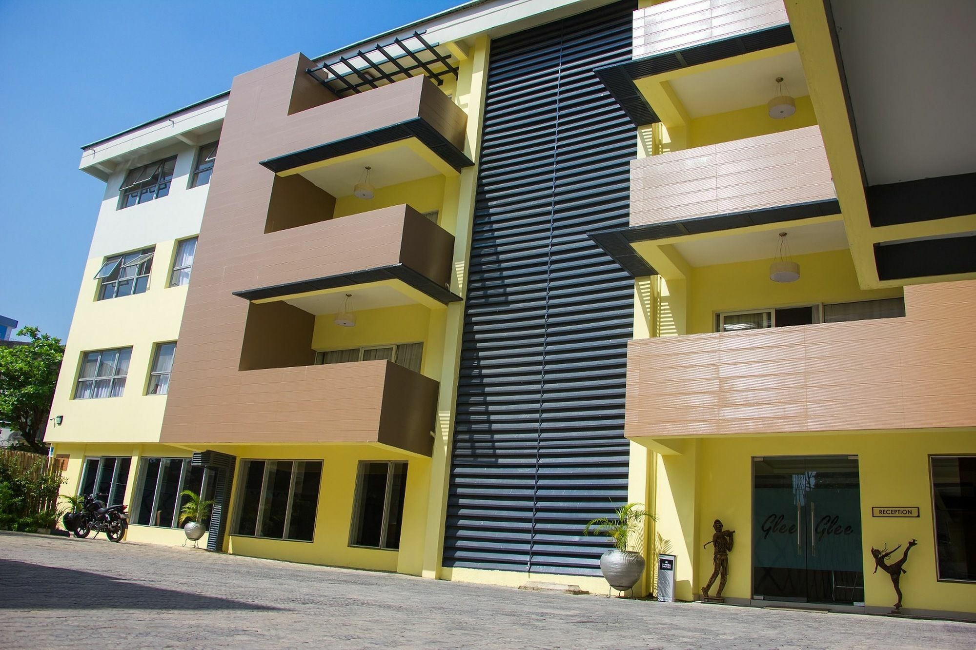 Glee Hotel Aliayabiagba Ngoại thất bức ảnh