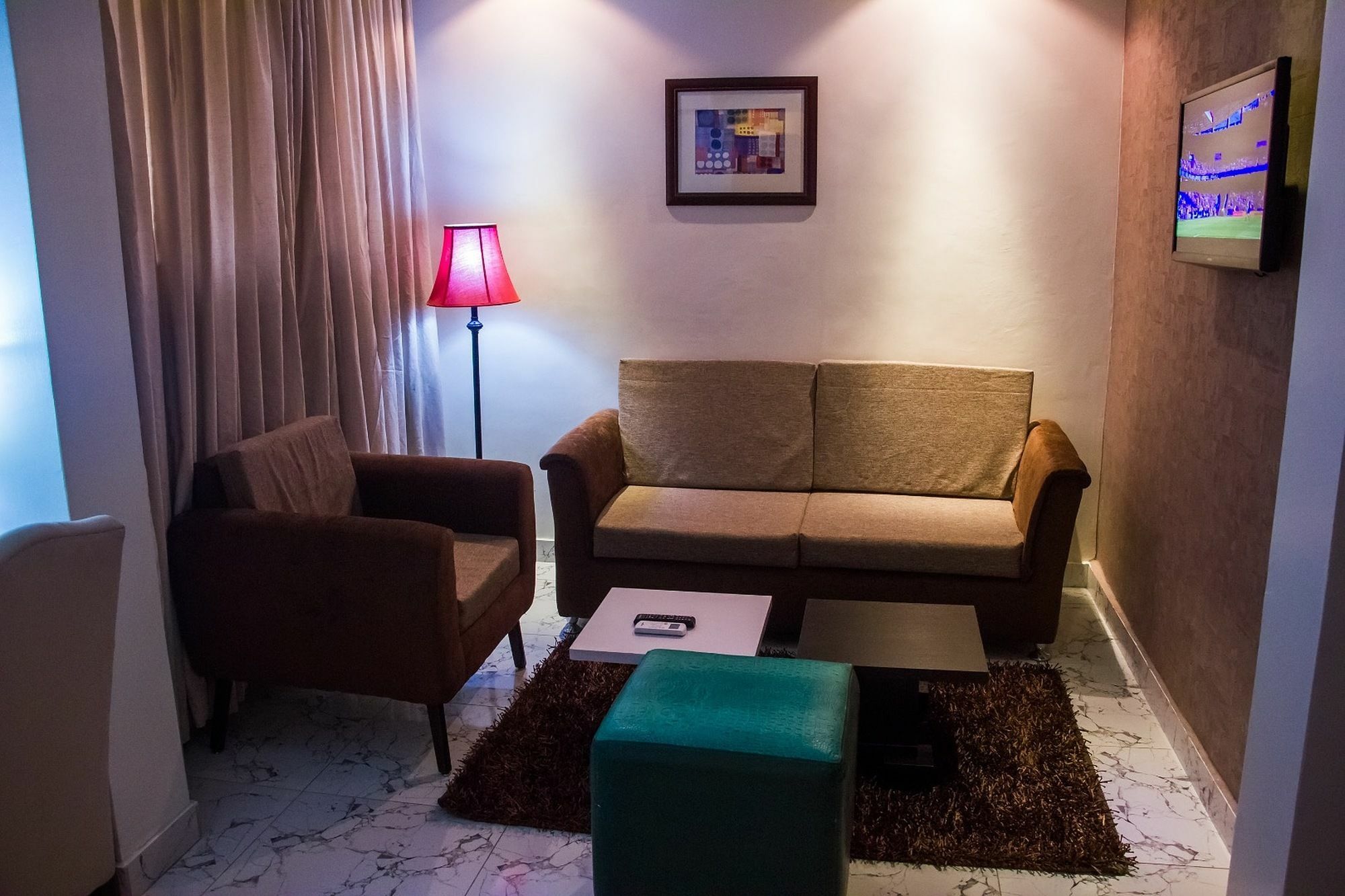 Glee Hotel Aliayabiagba Ngoại thất bức ảnh