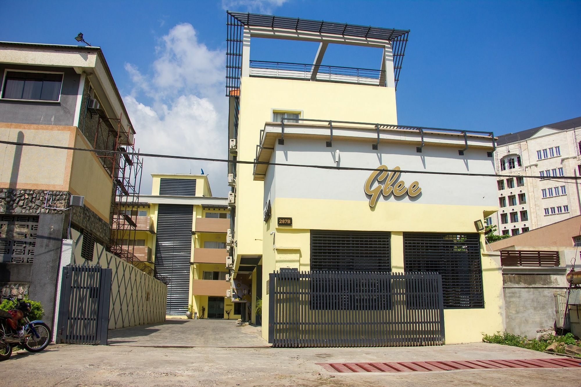 Glee Hotel Aliayabiagba Ngoại thất bức ảnh